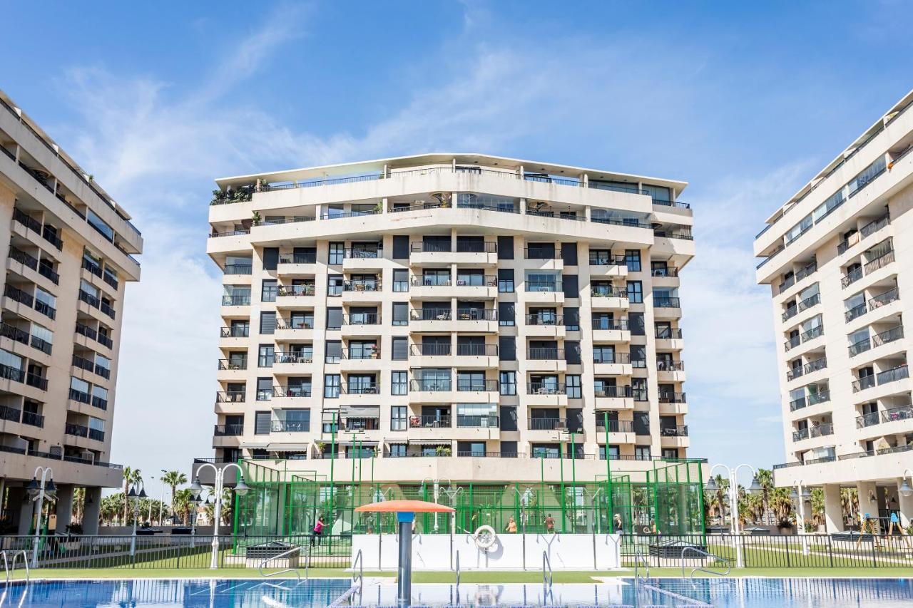 Valencia Doble A Deluxe Valência Exterior foto